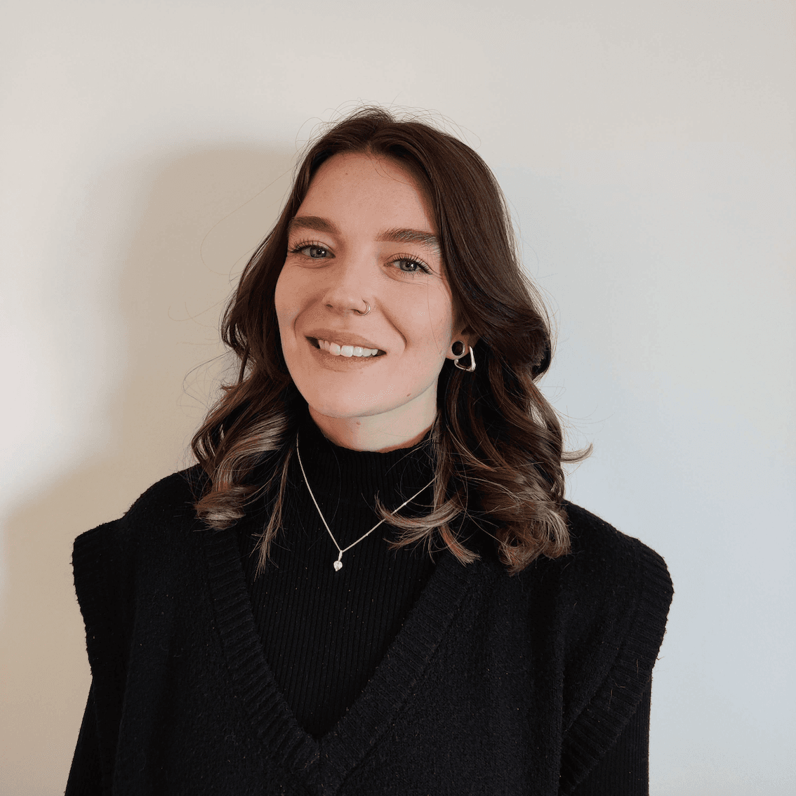 Steph, host of Yalla: Learning Hebrew with Steph